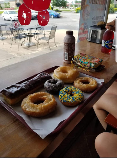 Donut Shop «Old Town Donut Shop», reviews and photos, 3941 Mid Rivers Mall Dr, St Peters, MO 63376, USA