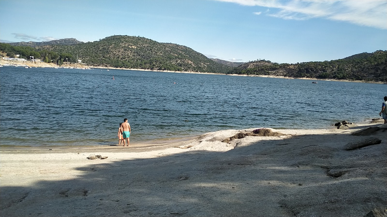 Foto di Zona de bano del embalse area servizi