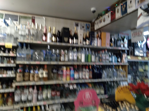 Liquor Store «Austin Liquors», reviews and photos, 3505 Dempster St, Skokie, IL 60076, USA