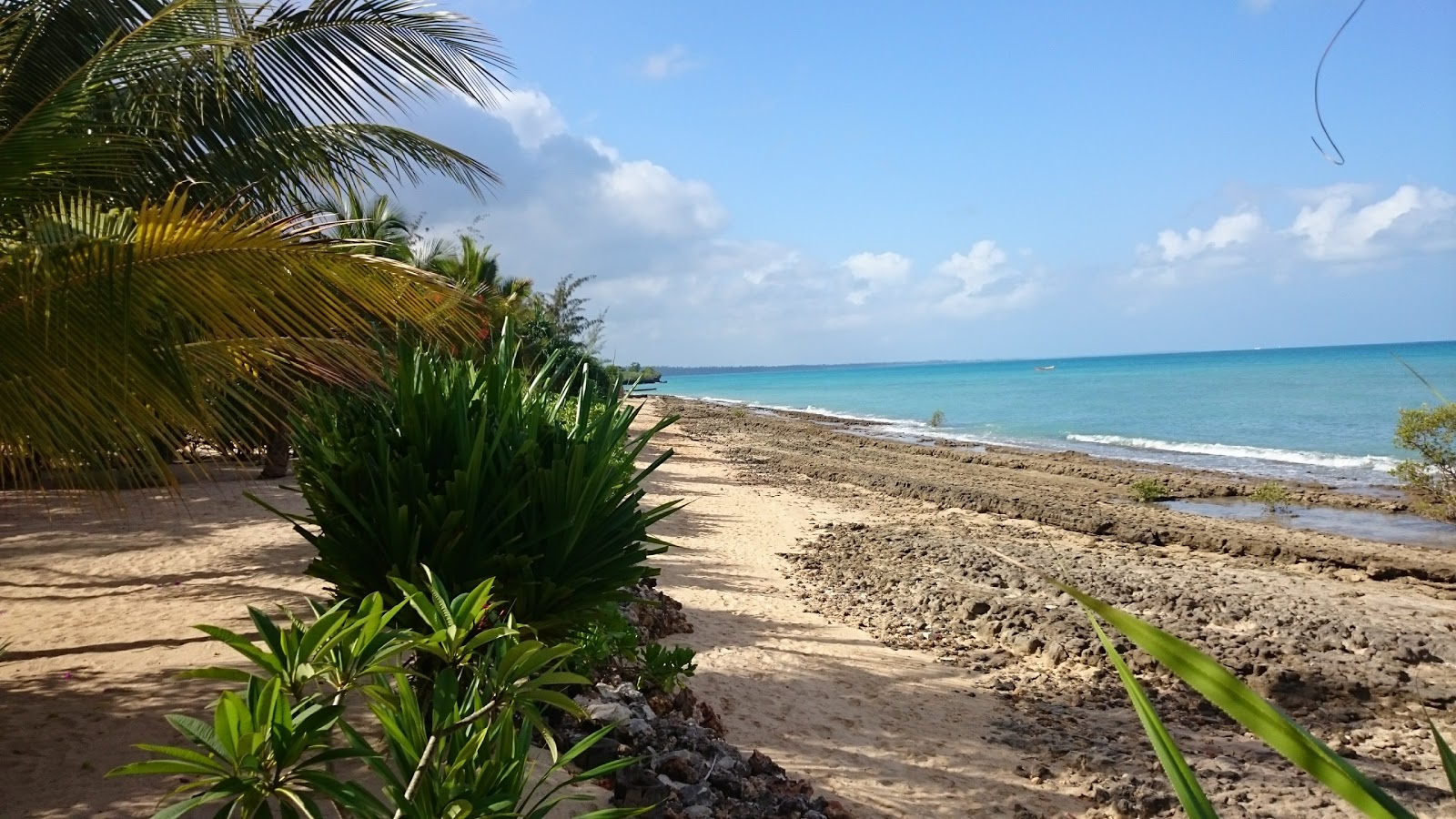 Foto di Kaskazini Beach e l'insediamento