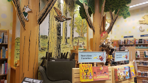 Book Store «Barnes & Noble», reviews and photos, 112 Eisenhower Pkwy, Livingston, NJ 07039, USA