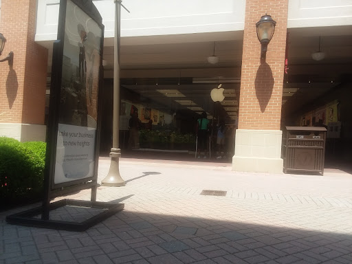 Computer Store «Apple Short Pump Town Center», reviews and photos, 11800 W Broad St, Henrico, VA 23233, USA