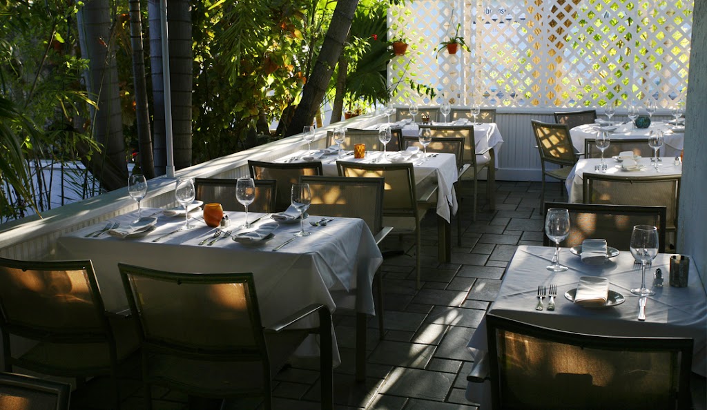 Azur Restaurant 33040