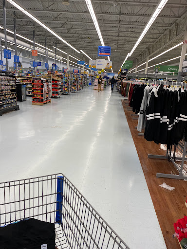 Discount Store «Walmart», reviews and photos, 44575 Mound Rd, Sterling Heights, MI 48314, USA