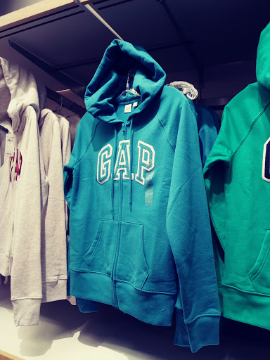 Clothing Store «Gap Outlet», reviews and photos, 55 Bay St, Long Beach, CA 90802, USA