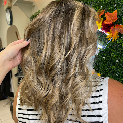 Hair Salon «Cuttin-Loose Hair Salon», reviews and photos, 523 N Krome Ave, Homestead, FL 33030, USA