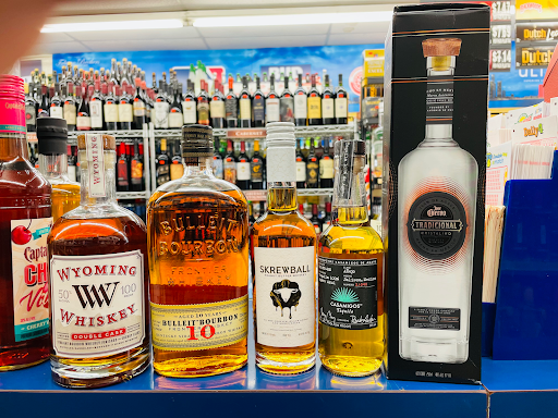 Liquor Store «Main Street Liquor», reviews and photos, 243 E 14 Mile Rd, Clawson, MI 48017, USA