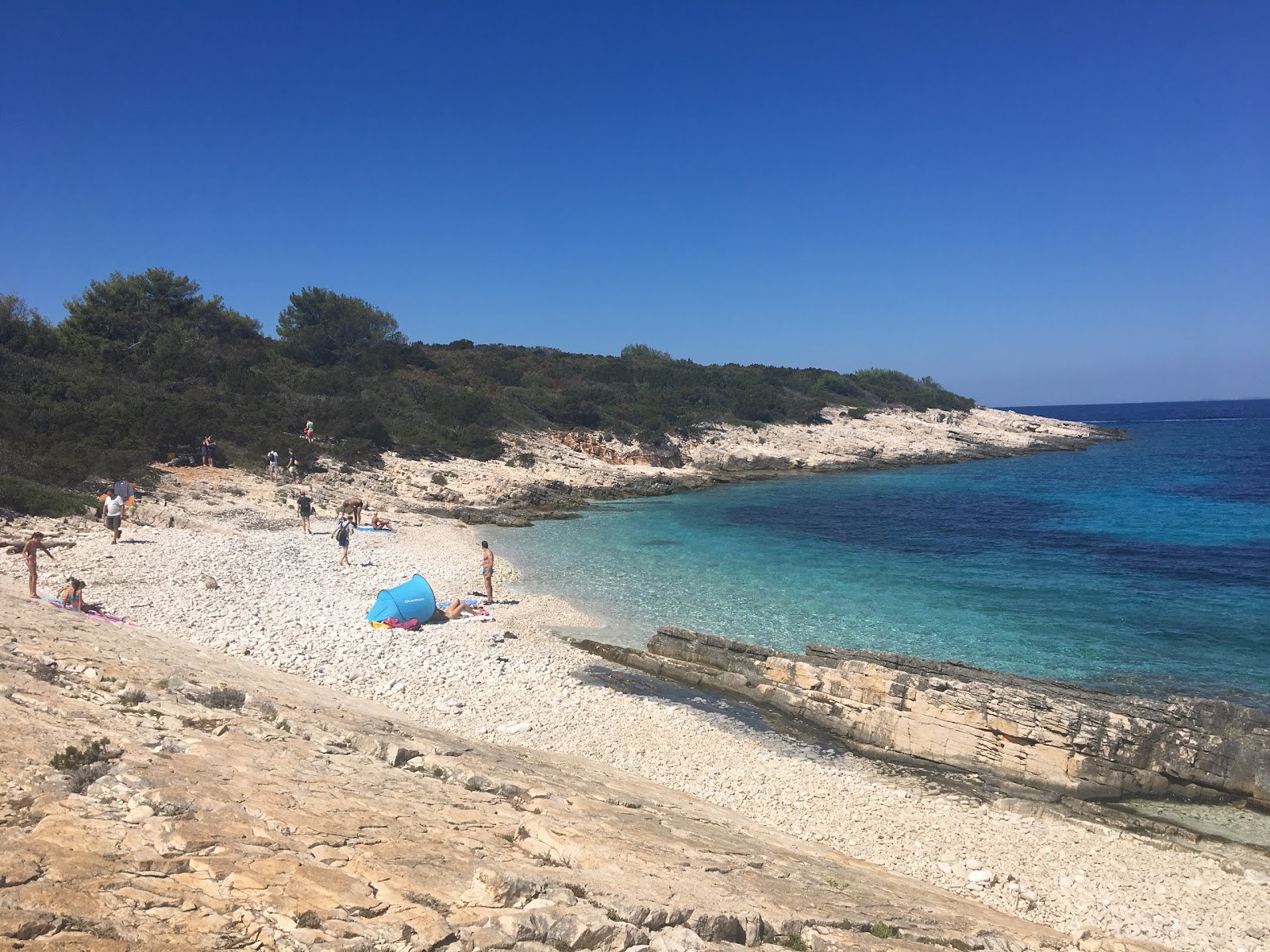 Foto de Batalo Beach con guijarros beige superficie