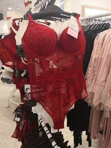 Stores to buy women's plus size bras Cairo