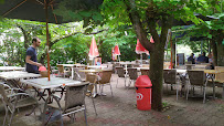 Atmosphère du Restaurant La Guinguette Chez Patou à Saint-Martin-d'Ardèche - n°19