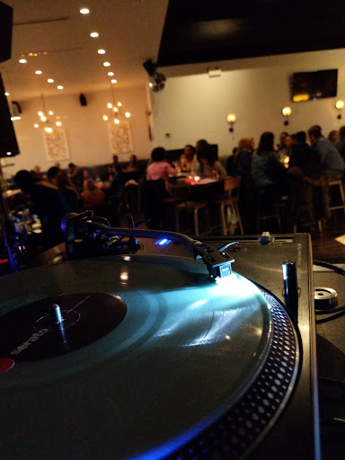 New American Restaurant «Rhyme or Reason», reviews and photos, 1938 W Division St, Chicago, IL 60622, USA