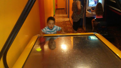 Bowling Alley «Mohegan Bowl», reviews and photos, 51 Thompson Rd, Webster, MA 01570, USA