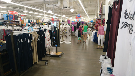 Clothing Store «Old Navy», reviews and photos, 8560 E 49th Pl, Denver, CO 80238, USA