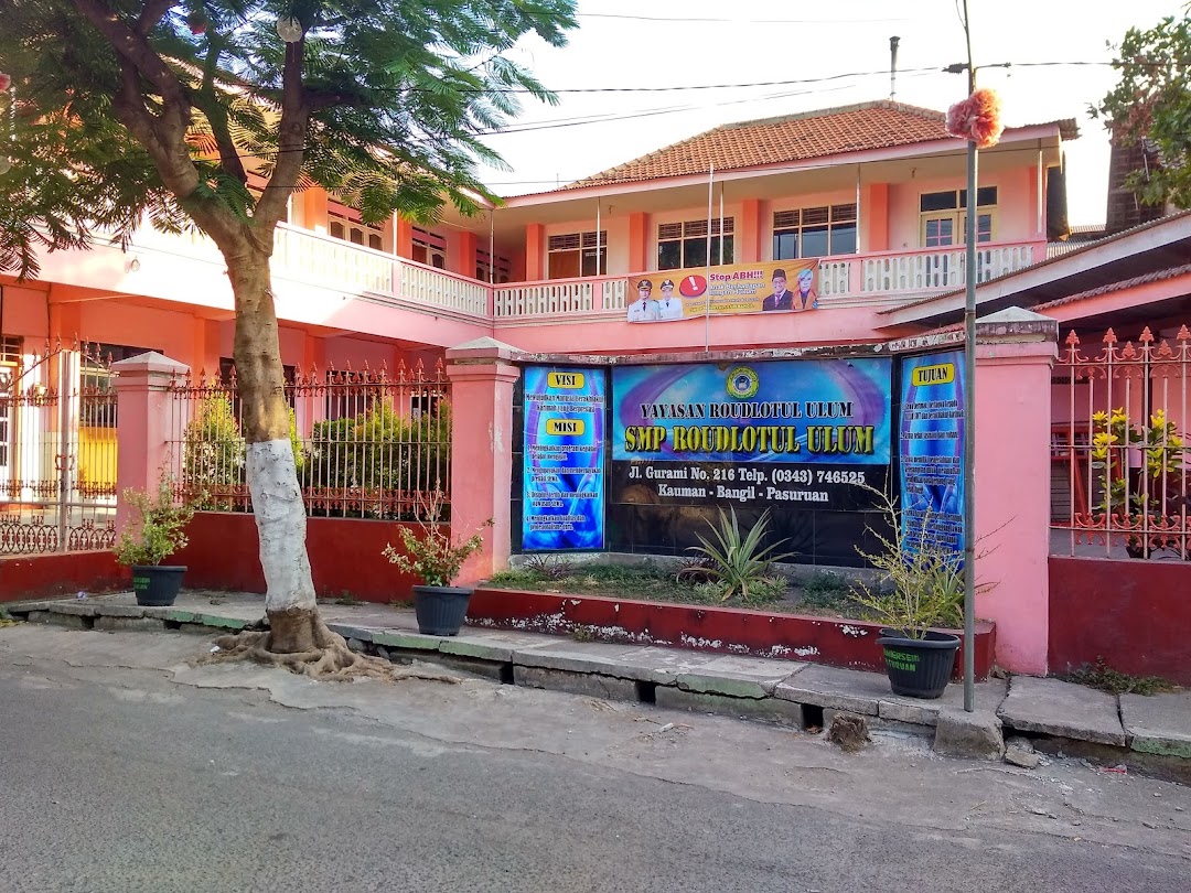 SMP Roudlotul Ulum Bangil