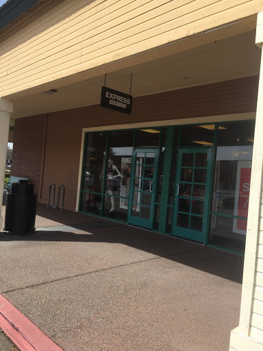 Outlet Store «Express Factory Outlet», reviews and photos, 321 Nut Tree Rd, Vacaville, CA 95687, USA