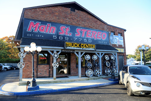 Main St Stereo en Sayville