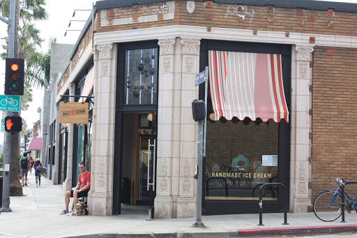 Shopping Mall «Abbot Kinney BLVD Shopping», reviews and photos, Navarre Ct, Venice, CA 90291, USA