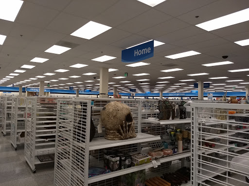 Clothing Store «Ross Dress for Less», reviews and photos, 1316 Butterfield Rd, Downers Grove, IL 60515, USA