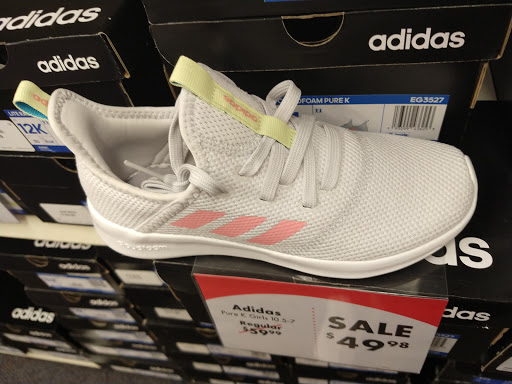 Shoe Store «Shoe Carnival», reviews and photos, 7111 W Alameda Ave, Lakewood, CO 80226, USA