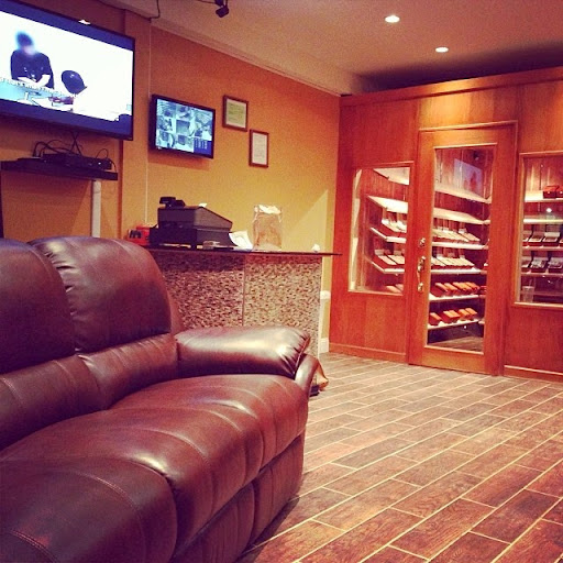 Cigar Shop «Staten Island Cigar Shop - Rosario Cigars, LLC», reviews and photos, 1738 Victory Blvd, Staten Island, NY 10314, USA