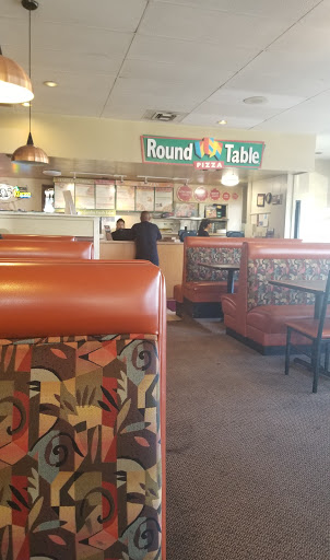 Pizza Restaurant «Round Table Pizza», reviews and photos, 407 W Foothill Blvd, Glendora, CA 91741, USA