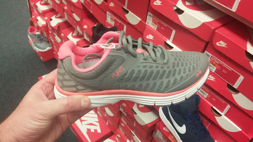 Shoe Store «Rack Room Shoes», reviews and photos, 12801 W Sunrise Blvd #293, Sunrise, FL 33323, USA