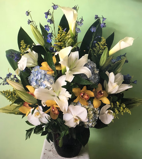 Florist «Quinn Florist», reviews and photos, 3524 Broadway, Astoria, NY 11103, USA