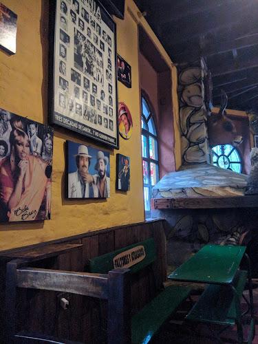 Opiniones de Pancho's Snack Bar en Baños de Agua Santa - Pub