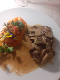 Sauce aux champignons du Restaurant français Hostellerie du Cerf Blanc à Neuhaeusel - n°3