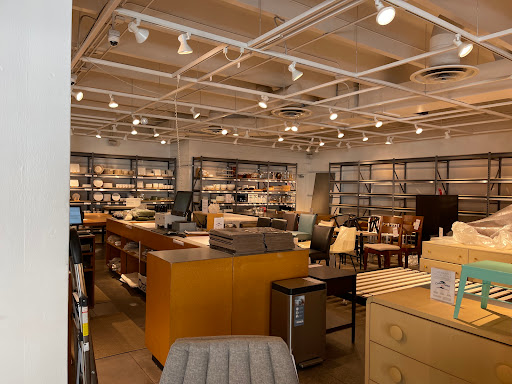 Furniture Store «Crate and Barrel Outlet», reviews and photos, 1700 Prince St, Alexandria, VA 22314, USA