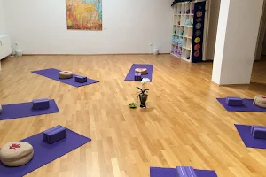 Yoga Vidya Aachen Euregio UG - Online- und Firmenkurse image
