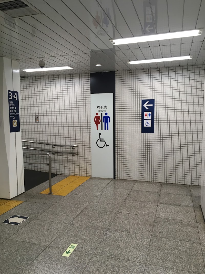 豊洲駅公衆トイレ
