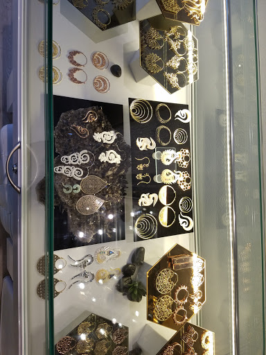 Tattoo Shop «Deep Roots Tattoo and Body Piercing», reviews and photos, 209 Bellevue Way NE, Bellevue, WA 98004, USA