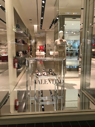 Boutique «VALENTINO», reviews and photos, 5015 Westheimer Rd, Houston, TX 77056, USA