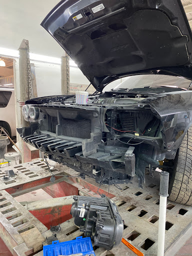 Auto Body Shop «Maaco Collision Repair & Auto Painting», reviews and photos, 1250 Cesar E Chavez Ave, Pontiac, MI 48340, USA