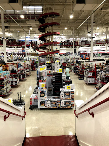 Department Store «BrandsMart USA», reviews and photos, 5000 Motors Industrial Way, Atlanta, GA 30360, USA