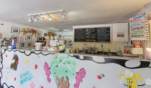 Ice Cream Shop «Great Licks Ice Cream Shop», reviews and photos, 4643 Pine Island Rd, Matlacha, FL 33993, USA