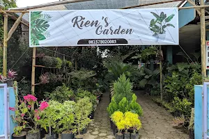Rien's Garden image