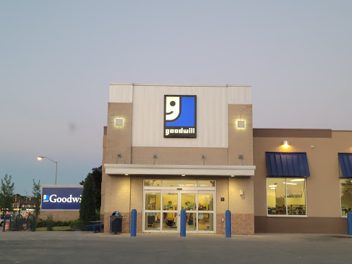 Goodwill Store & Donation Center, 10909 W Oklahoma Ave, West Allis, WI 53227, USA, 
