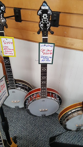 Cigar Shop «Slow Burns Cigar Shoppe & Smoking Lounge», reviews and photos, 701 Frederick Rd, Catonsville, MD 21228, USA