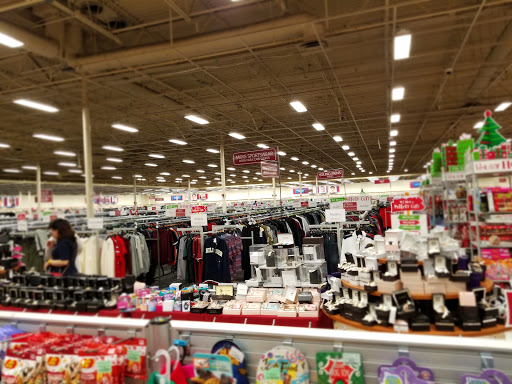 Clothing Store «Burlington Coat Factory», reviews and photos, 8204 S Orange Blossom Trail, Orlando, FL 32809, USA