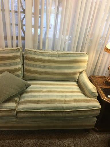 Used Furniture Store «Barrington Resale Shop», reviews and photos, 2214 E Algonquin Rd, Algonquin, IL 60102, USA
