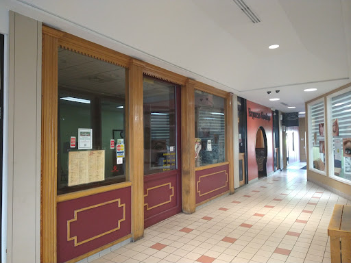 Shopping Mall «Harvard Row Mall», reviews and photos, 21762 W Eleven Mile Rd, Southfield, MI 48076, USA