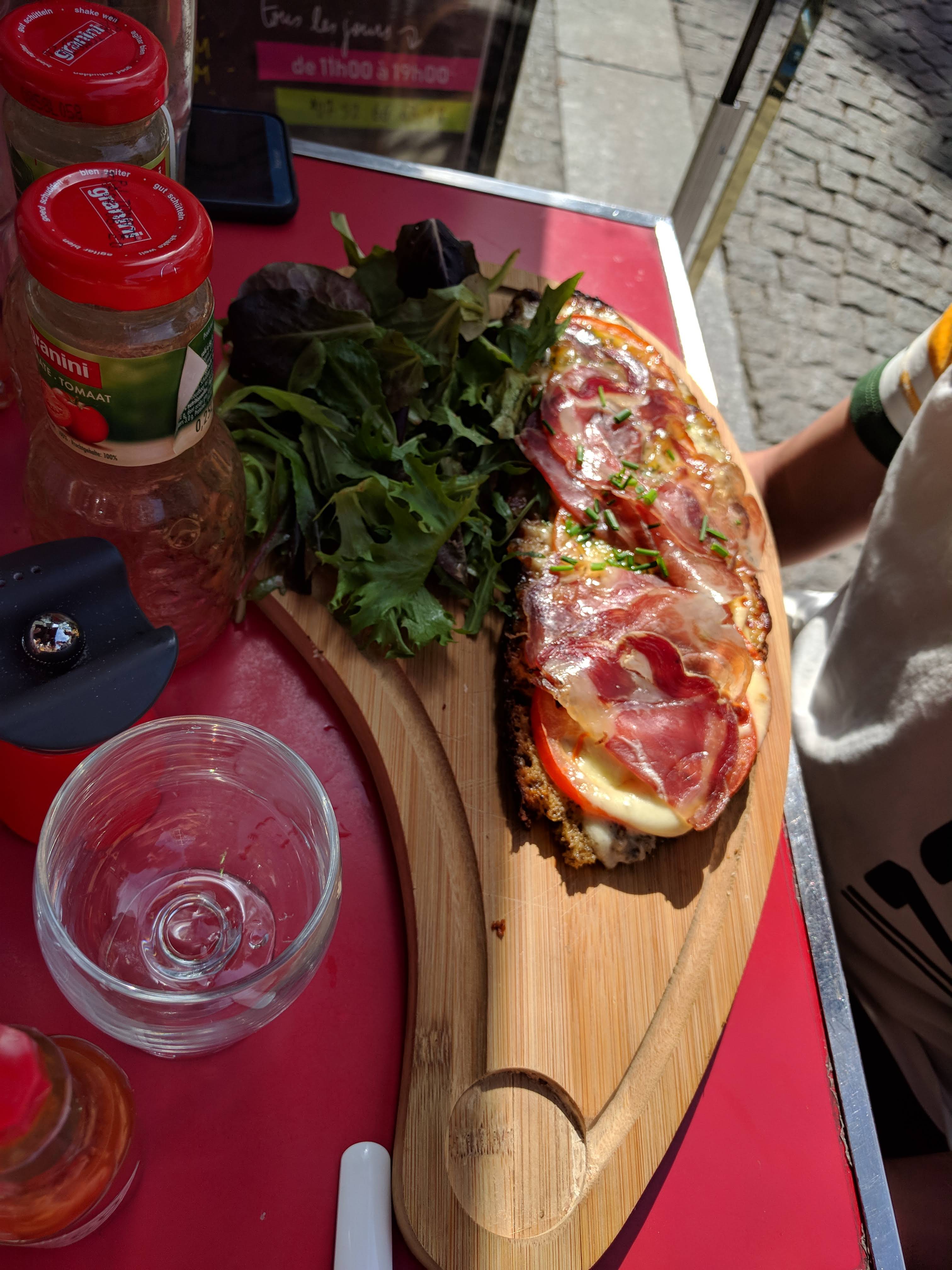 Photo n° 3 de l'avis de L'hippopote. fait le 21/04/2019 à 15:10