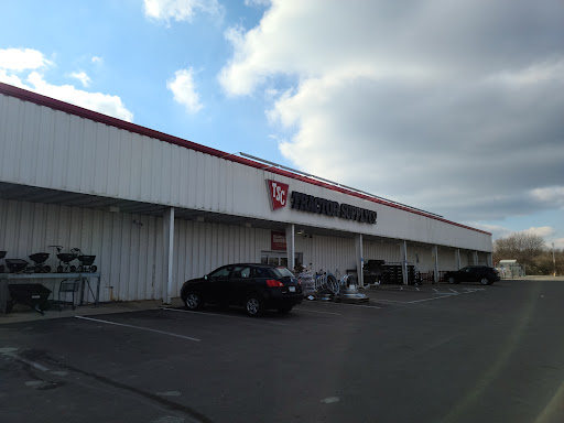 Tractor Supply Co., 3601 E McGalliard Rd, Muncie, IN 47303, USA, 