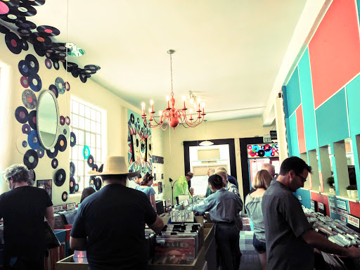 Record Store «Atomic Pop Shop», reviews and photos, 2963 Government St, Baton Rouge, LA 70806, USA