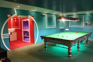 Al Nokhbah Billiards And Lounge image