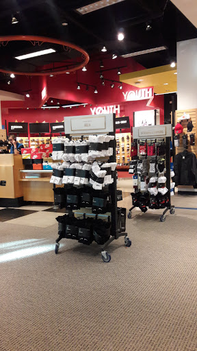 Shoe Store «Finish Line», reviews and photos, 801 Hawthorn Center, Vernon Hills, IL 60061, USA