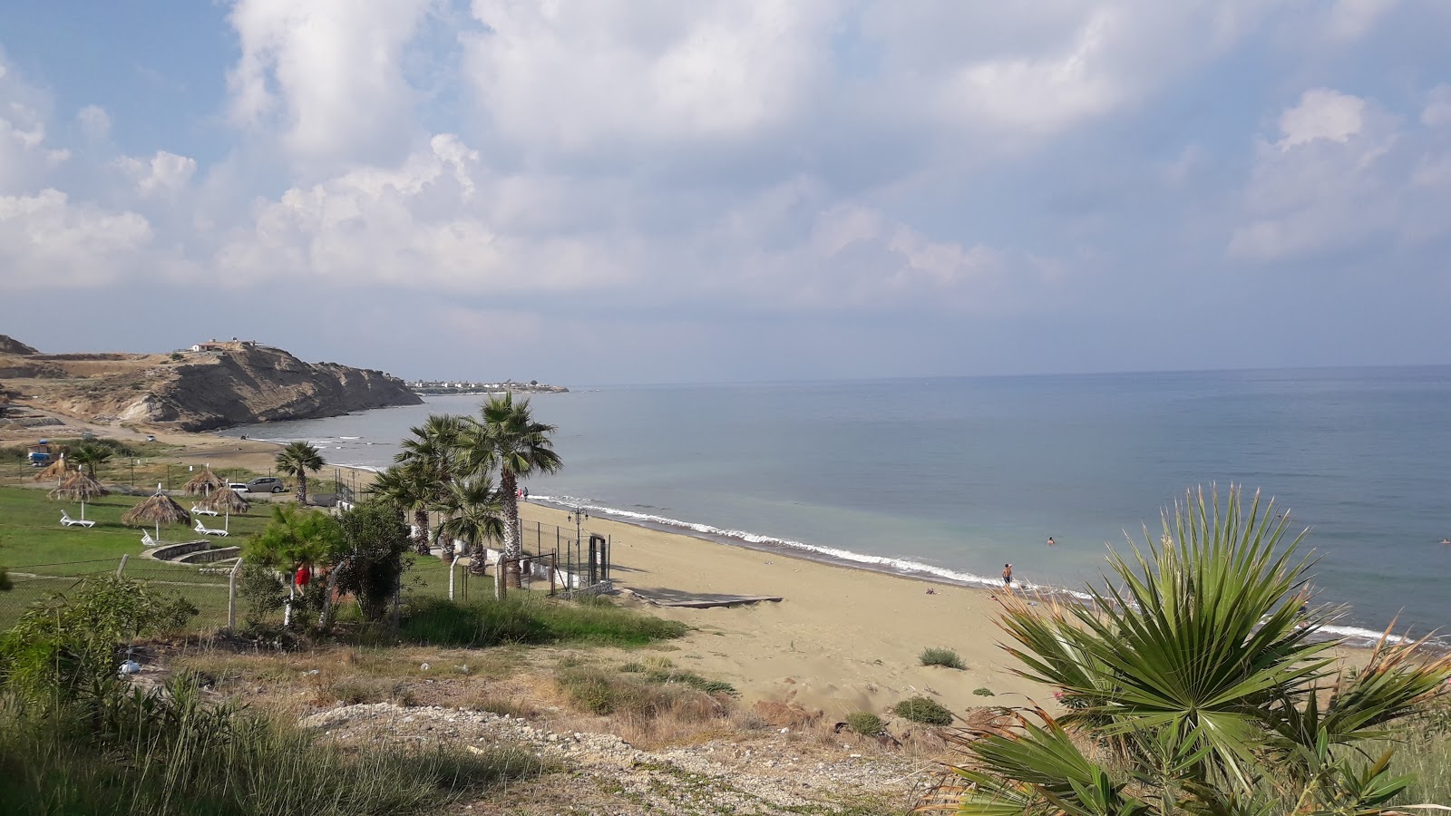Foto di Arsuz beach con spiaggia spaziosa