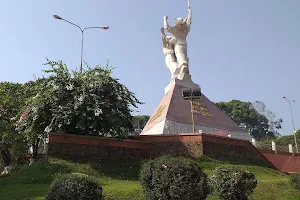 Long Khanh Victory Monument image